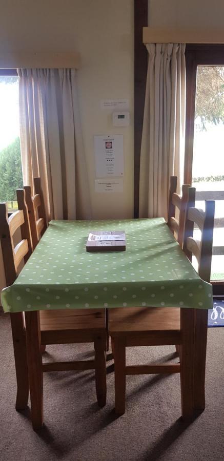 The Raddle Inn Log Cabins Croxden Екстер'єр фото