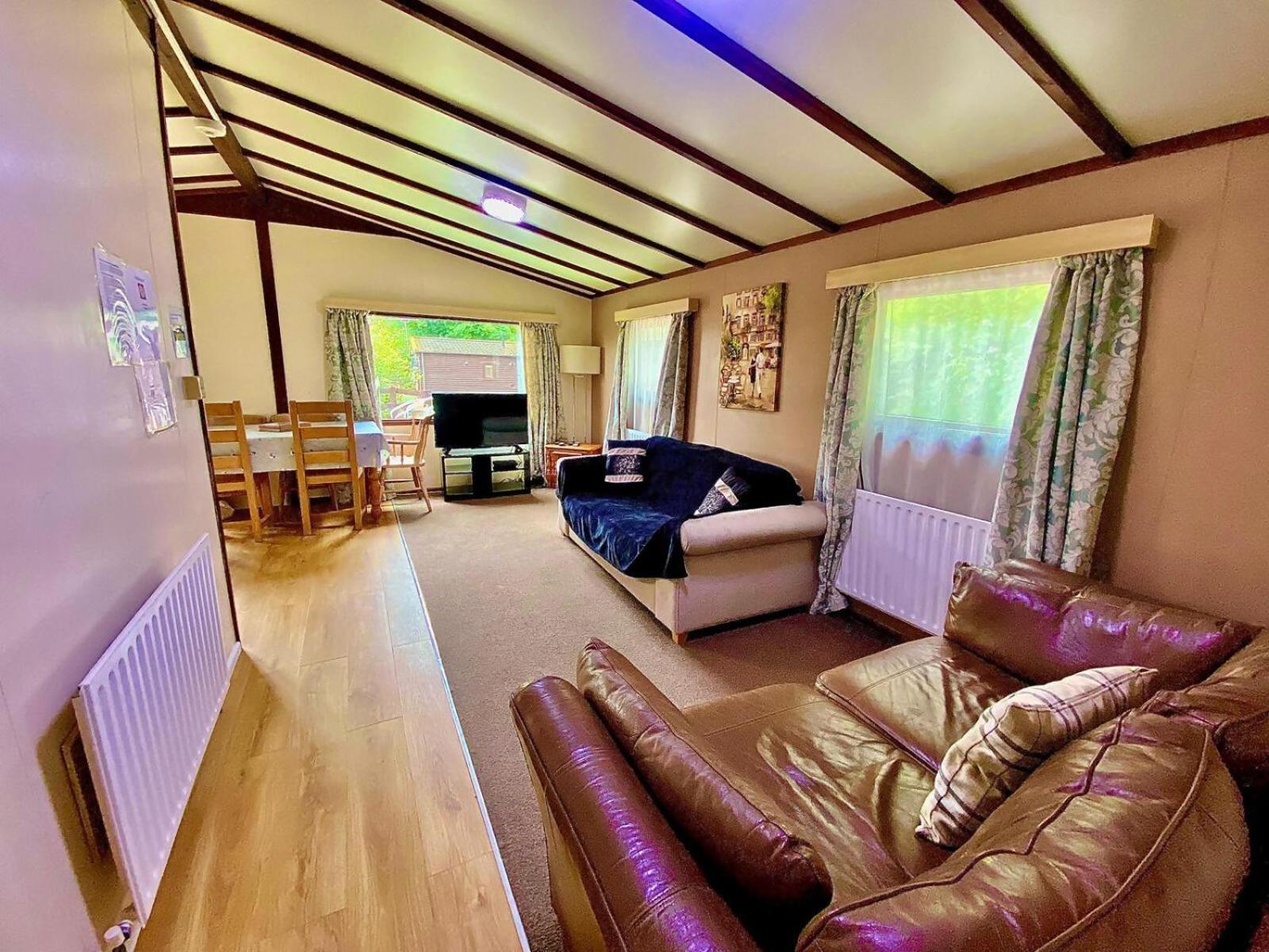 The Raddle Inn Log Cabins Croxden Екстер'єр фото